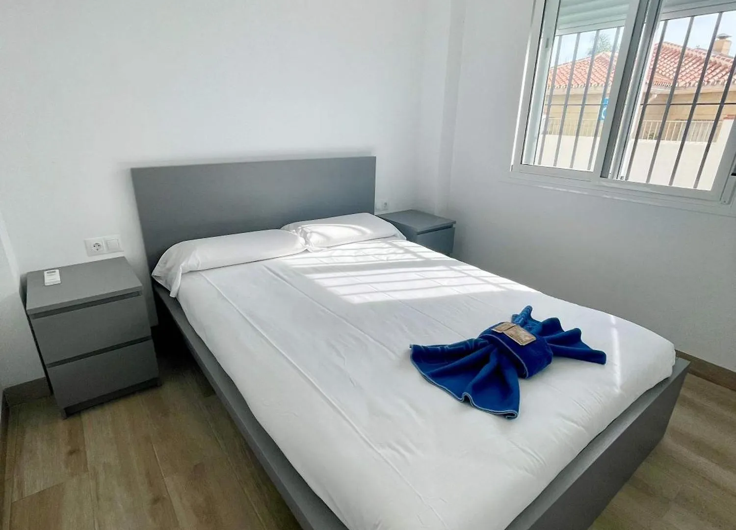 Shr064 Apartamento De 2 Habitaciones Con Piscina Нерха