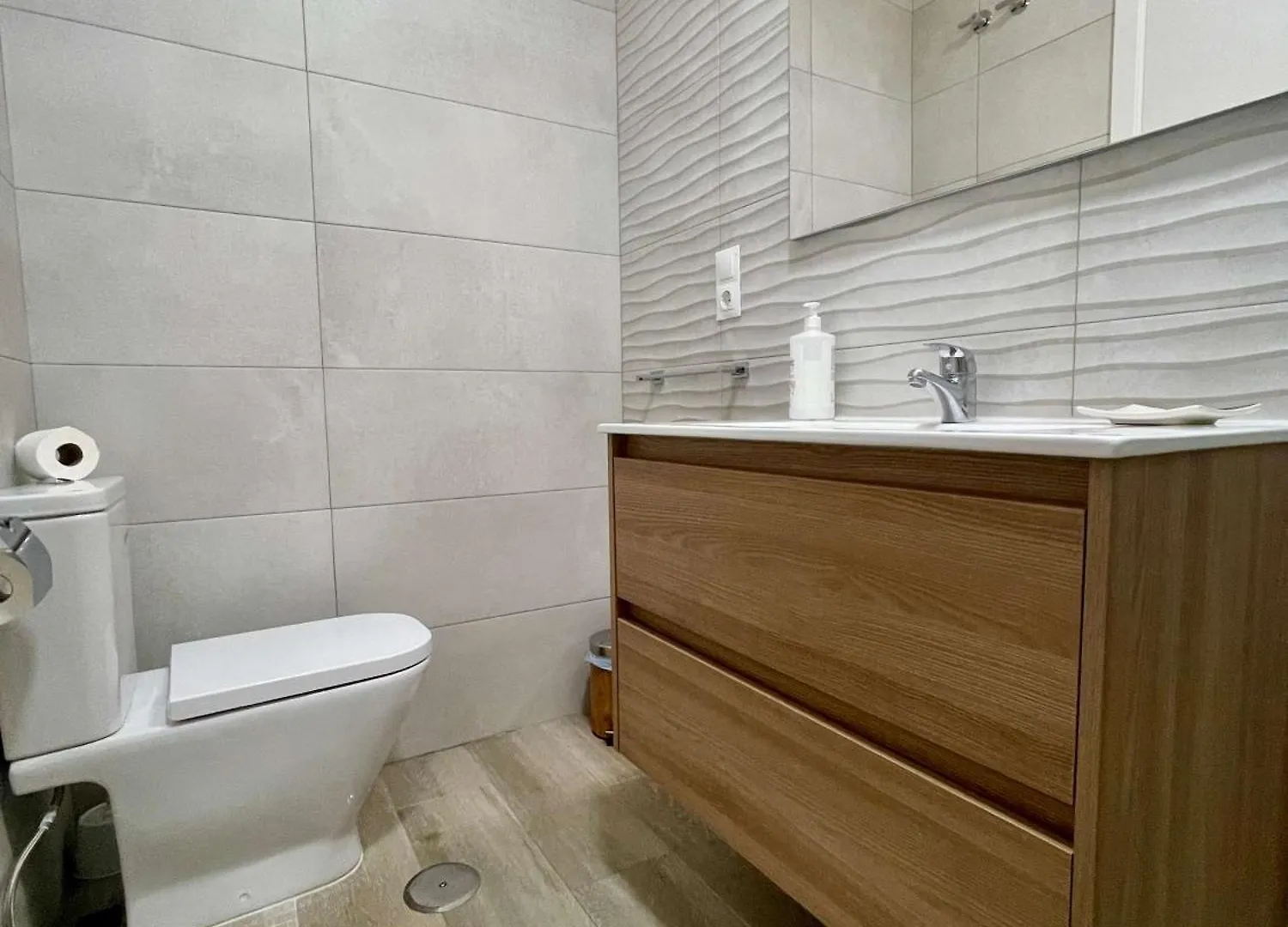 Shr064 Apartamento De 2 Habitaciones Con Piscina Нерха 0*,  Испания